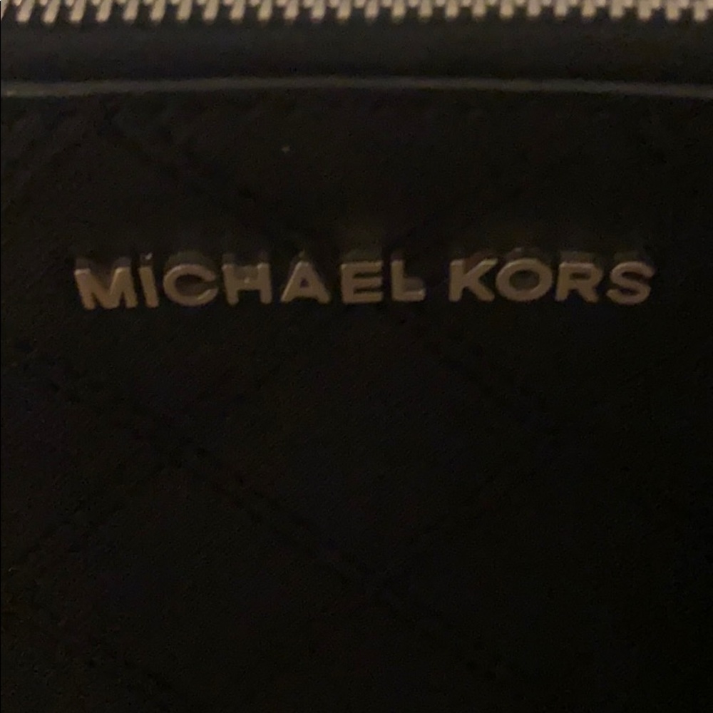 Michael Kors purse - Picture 3 of 9